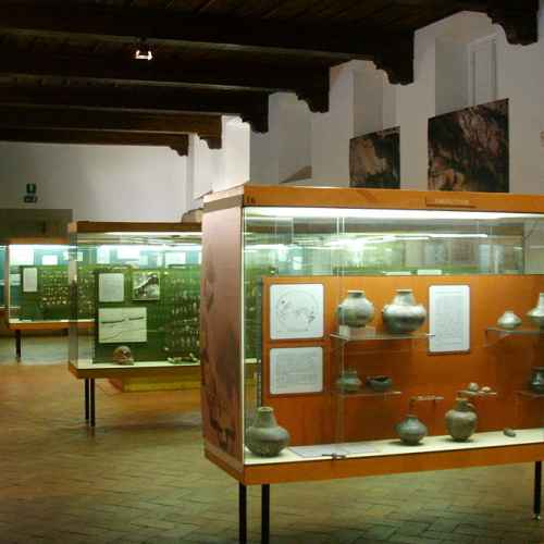 Museo fiorentino di preistoria "Paolo Graziosi photo