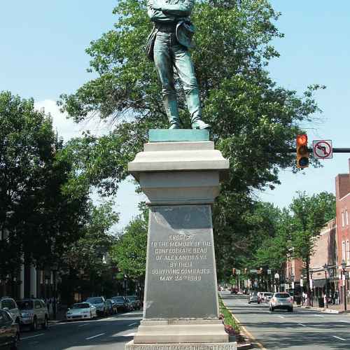 Appomattox;Civil War Soldier Statue photo