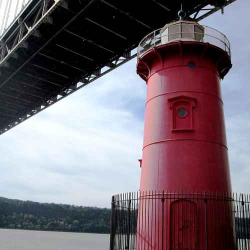 Little Red Lighthouse photo