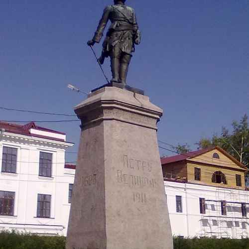 Памятник Петру I photo