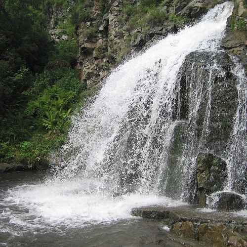 Вид на Камышлинский водопад