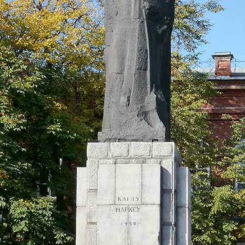 Памятник Карлу Марксу photo
