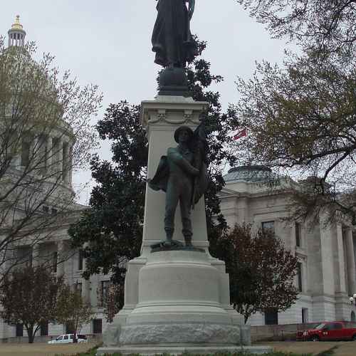 Confederate Soldiers Monument photo