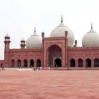 Badshahi Mosque photo