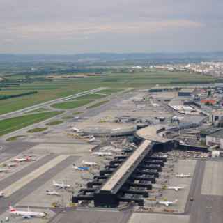 Flughafen Wien photo
