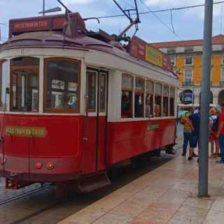 How to travel in Lisbon, Portugal