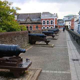 Derry city wall