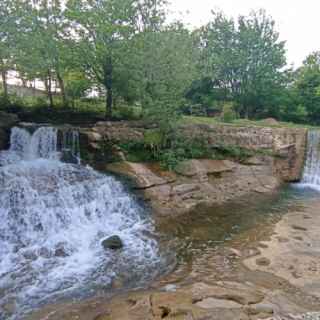 Водопад Бролискеди