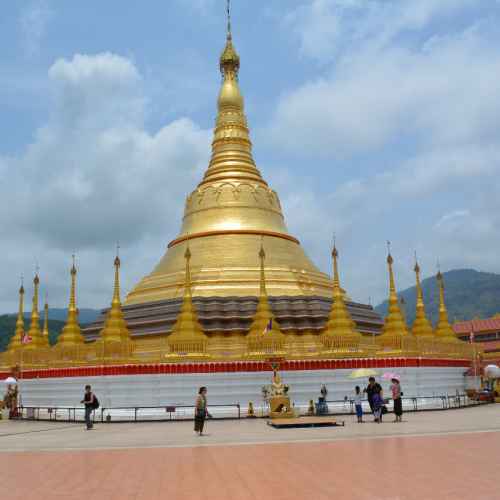 Tachileik Shwedagon Pagoda photo