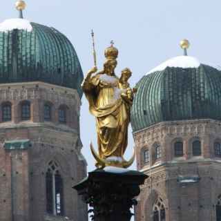 Munich Frauenkirche photo