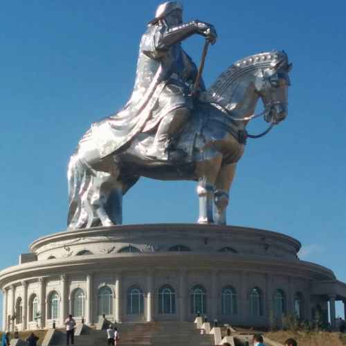 Статуя Чингисхана photo