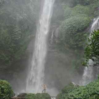 Секумпул (Sekumpul waterfalls)