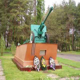 Памятник воинам 153 гвардейского Уразовского артиллерийского полка