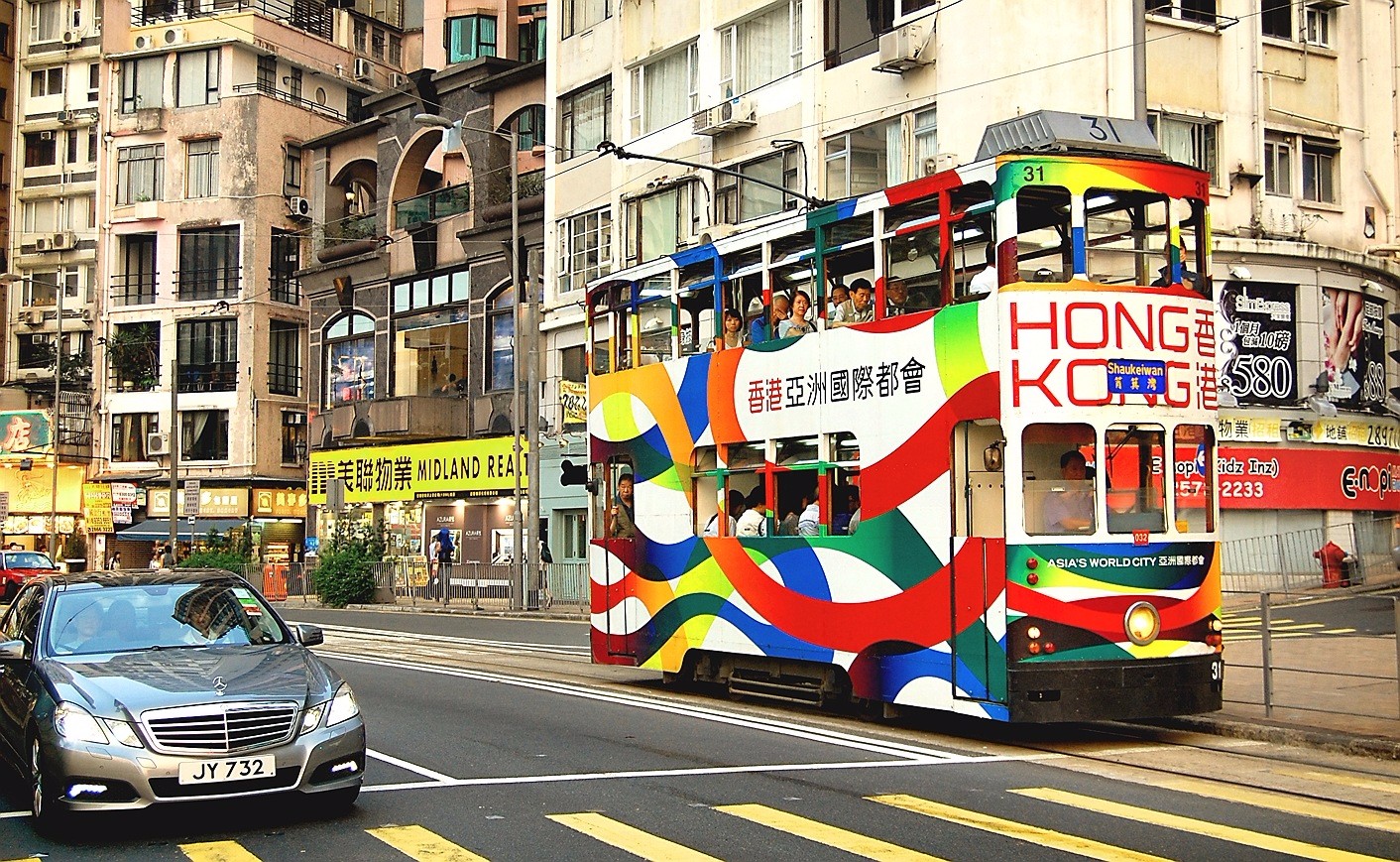 Одна из главных достопримечательностей Гонконга — двухъэтажный трамвайчик!