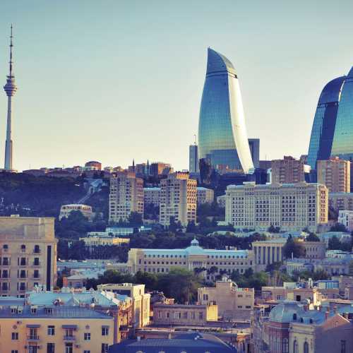 Стекло и бетон современного Баку.