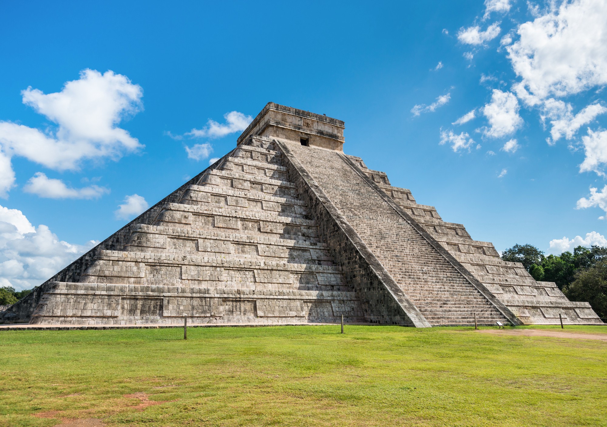 Чичен-Ица — самая известная пирамида майя.