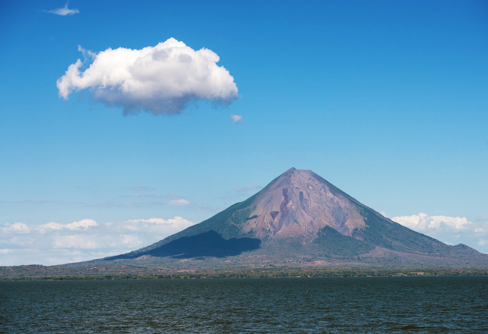 Остров Ометепе на одноименном озере в Никарагуа и вулкан Консепсьон, на который мы таки умудрились заползти!
