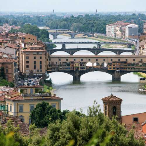 Многослойные мосты Флоренции.