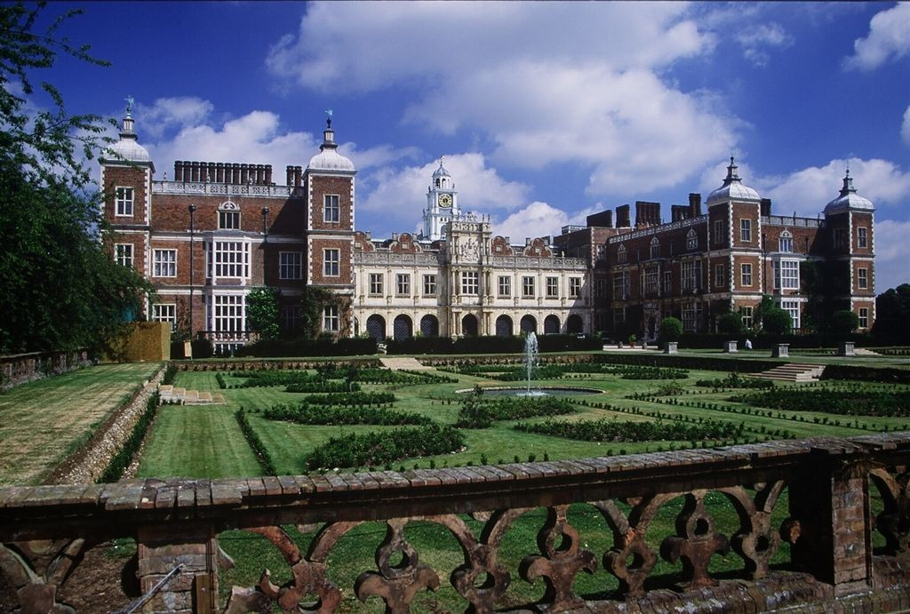 By Allan Engelhardt - Hatfield House, CC BY-SA 2.0, https://commons.wikimedia.org/w/index.php?curid=4585384