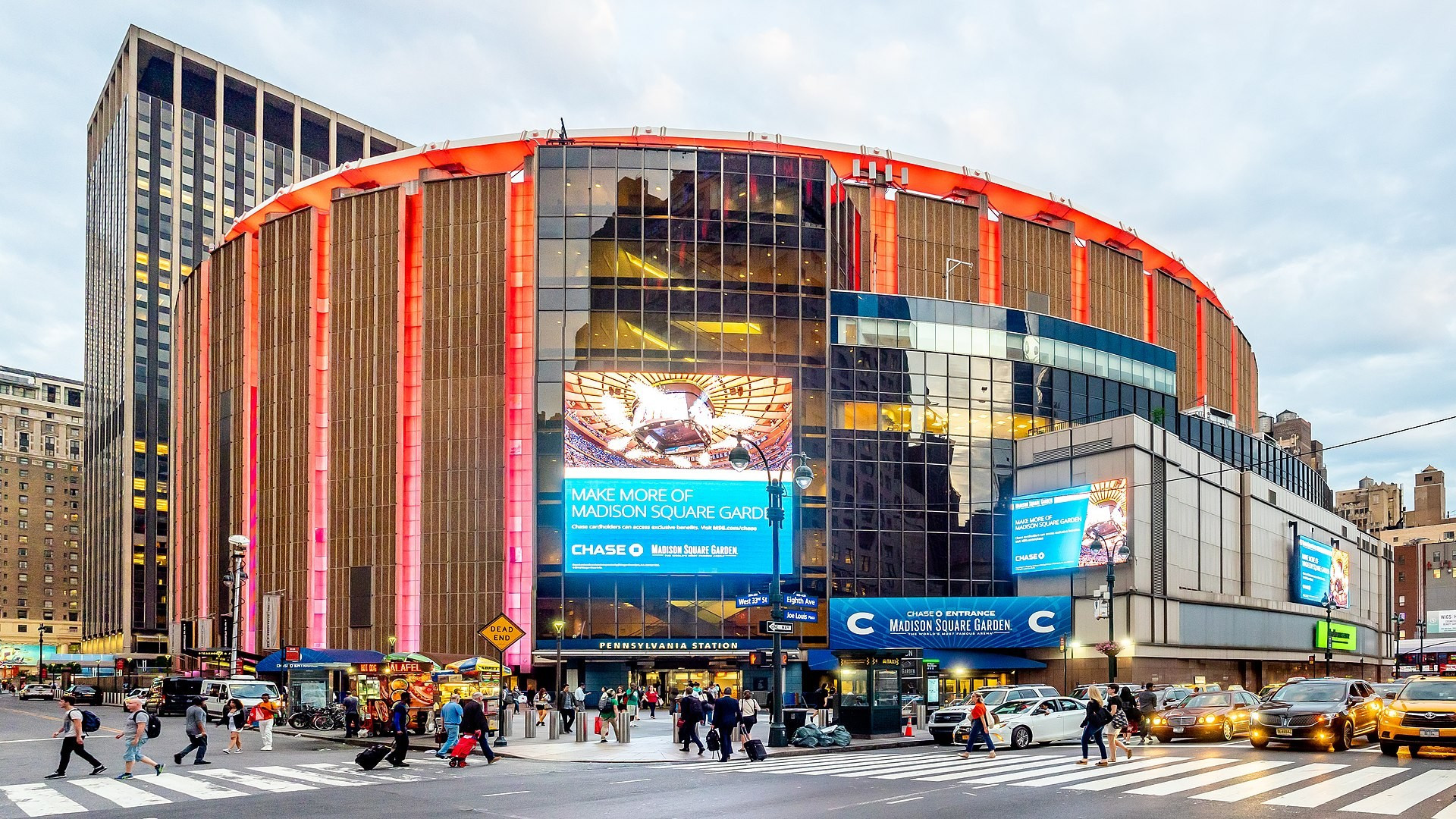 By Ajay Suresh from New York, NY, USA - Madison Square Garden (MSG) - Full, CC BY 2.0, https://commons.wikimedia.org/w/index.php?curid=79932922
