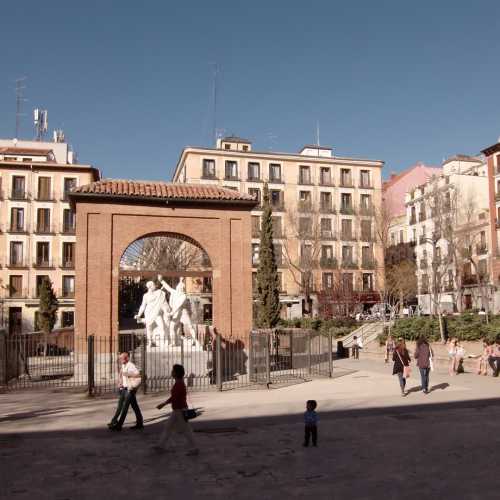 Plaza del Dos de Mayo photo