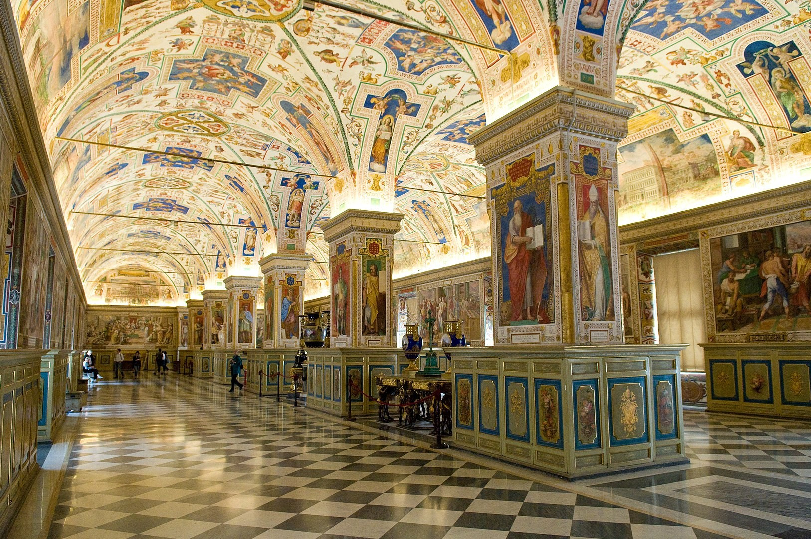 By Michal Osmenda from Brussels, Belgium - The Sistine Hall of the Vatican Library, CC BY-SA 2.0, https://commons.wikimedia.org/w/index.php?curid=24417300