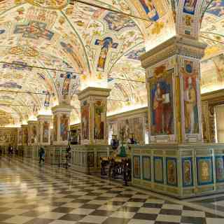 Ватиканская апостольская библиотека photo