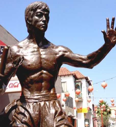Statue of Bruce Lee photo