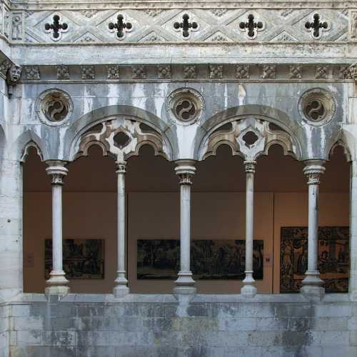 Церковь и монастырь Мадре де Деус photo