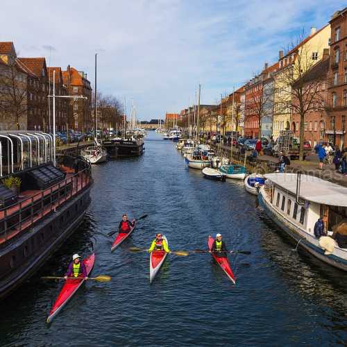 By Thomas Rousing from Copenhagen, Denmark - Christianshavn - Kayaks, CC BY 2.0, https://commons.wikimedia.org/w/index.php?curid=74813824
