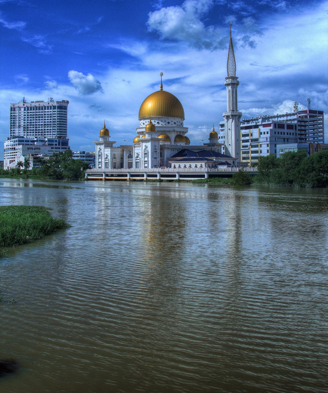 By Ahmad Rithauddin from Ampang, malaysia - Floating Mosque of Klang, CC BY 2.0, https://commons.wikimedia.org/w/index.php?curid=24298720