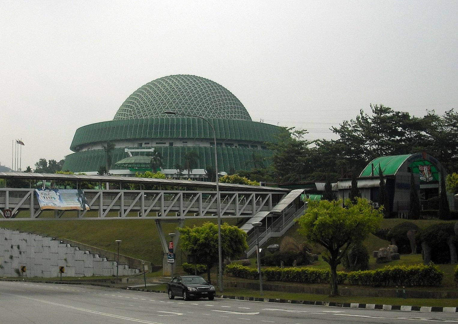 By Auswandern Malaysia - Flickr: Science Centre Kuala Lumpur, Malaysia, CC BY 2.0, https://commons.wikimedia.org/w/index.php?curid=26697134