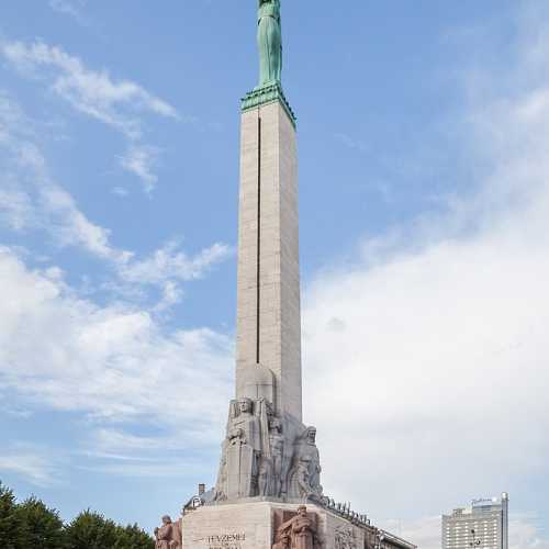Freedom Monument photo