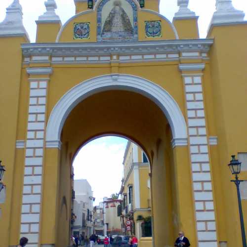 Puerta de la Macarena photo