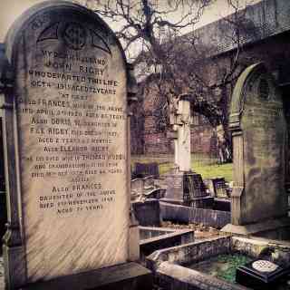 Eleanor Rigby's Grave photo