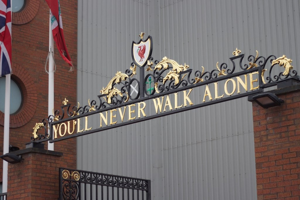 Shankly Gates, Великобритания