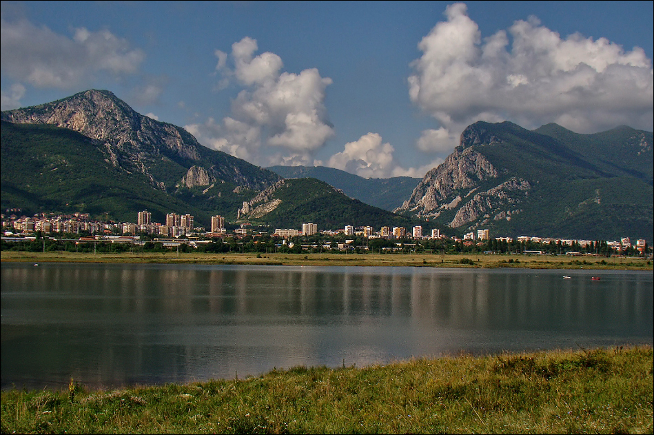 By Mishel58 - File:Vratsa.jpg, CC BY-SA 3.0, https://commons.wikimedia.org/w/index.php?curid=18394804