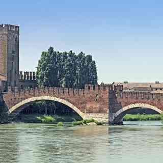 Castelvecchio Bridge photo