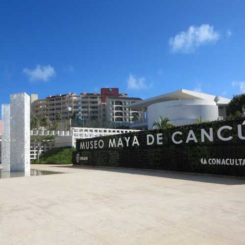 Museo Maya de Cancun photo