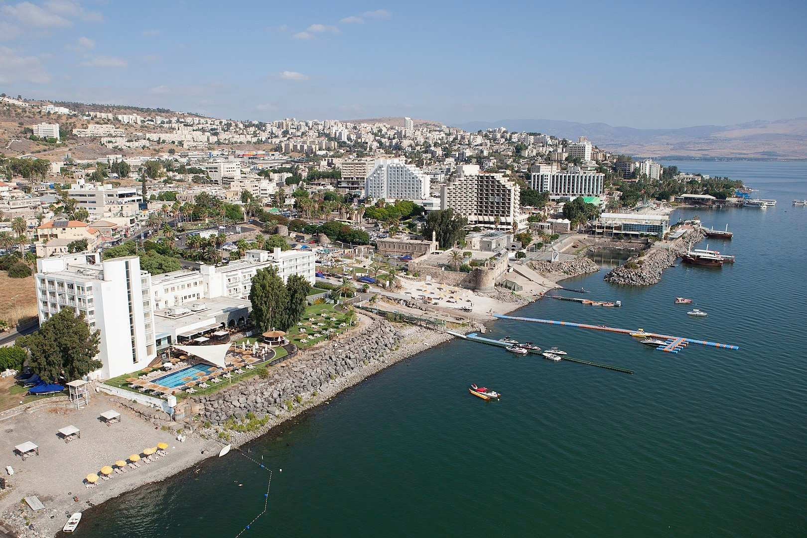 By israeltourism from Israel - TIBERIAS - GALILEE, CC BY-SA 2.0, https://commons.wikimedia.org/w/index.php?curid=37267075