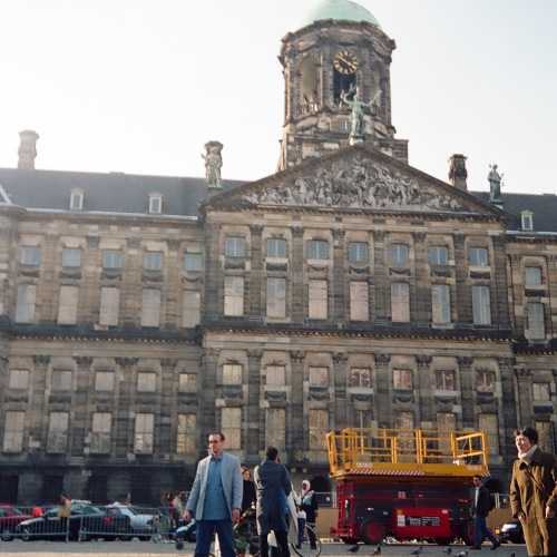 Амстердам, центральная площадь — увы, ремонт…