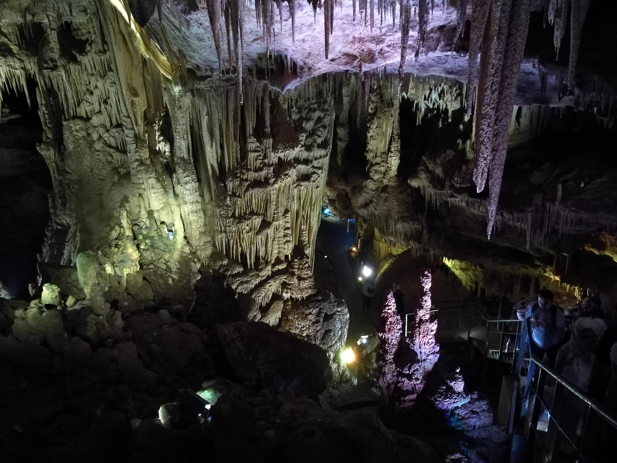 Пещера прометея грузия. Пещера Прометея Батуми. Цхалтубо пещера Прометея. Прометея пещера пещера Грузия.