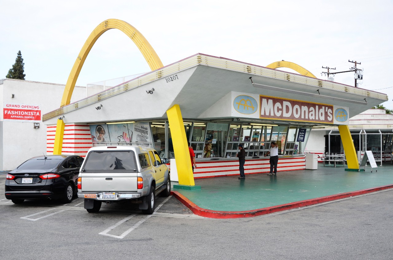 Первый в мире ресторан Макдоналдс
