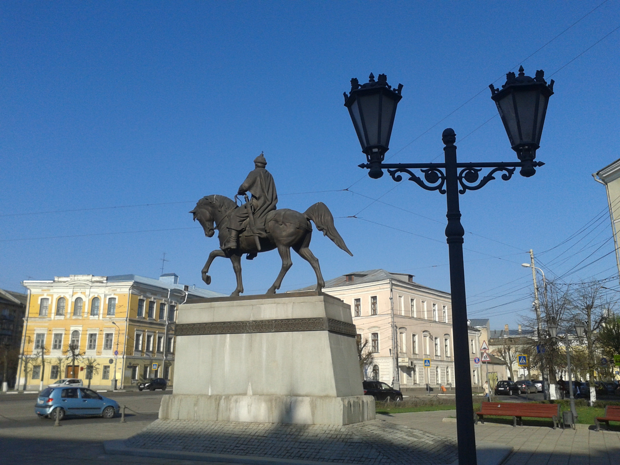 Памятник князю Михаилу Тверскому в центре города