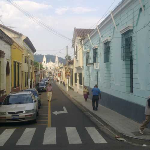Calle Poniente (Santa Ana, El Salvador)