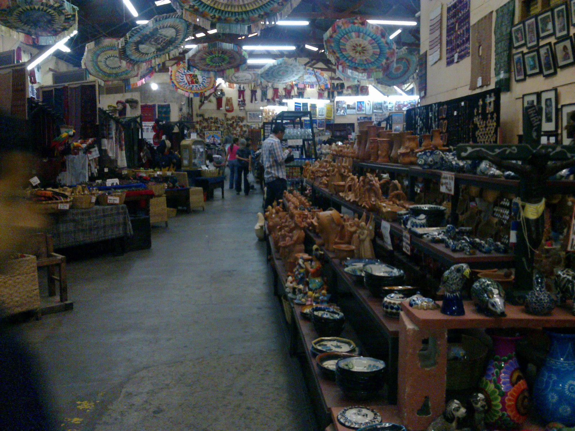 market of souvenirs (Antigua, Guatemala)