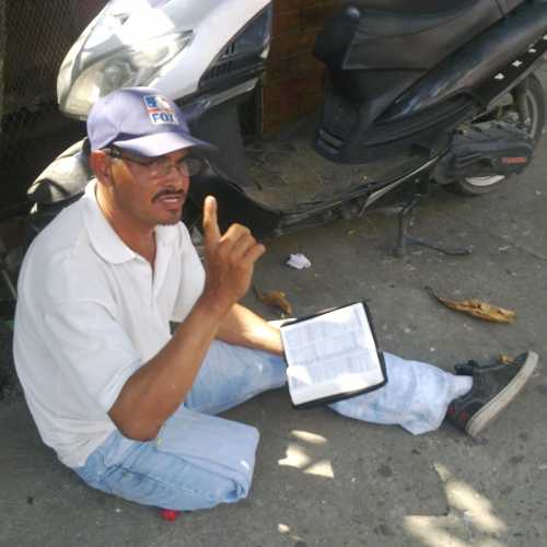 Street-preacher in San Pedro Sula (Honduras)