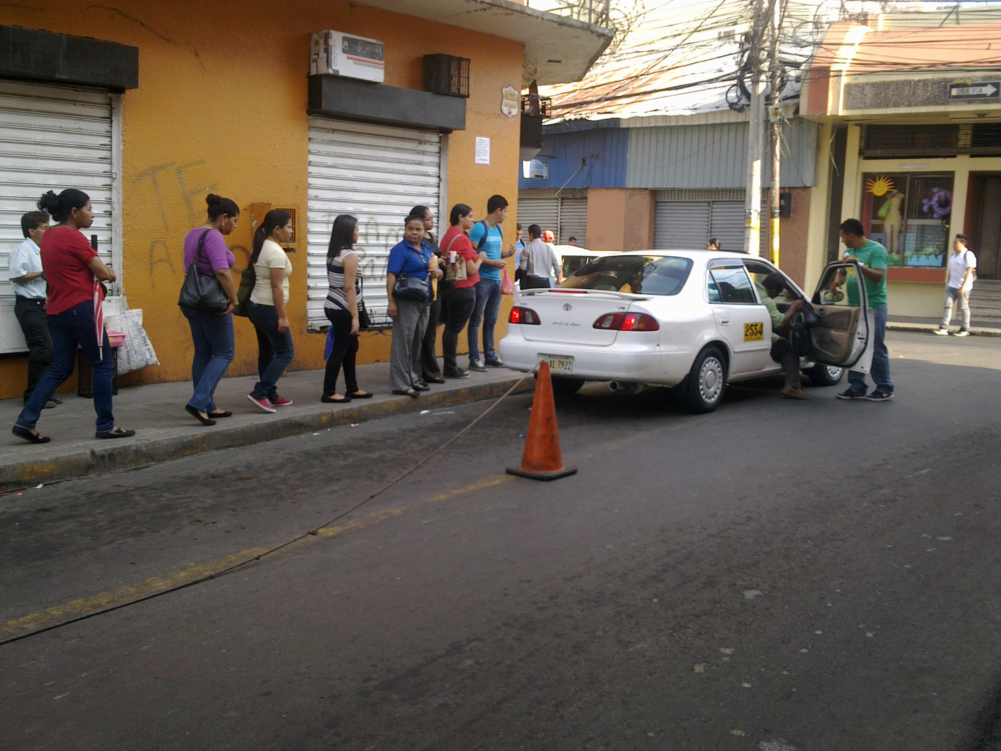queue for taxi-collectivo (Tegucigalpa, Honduras)