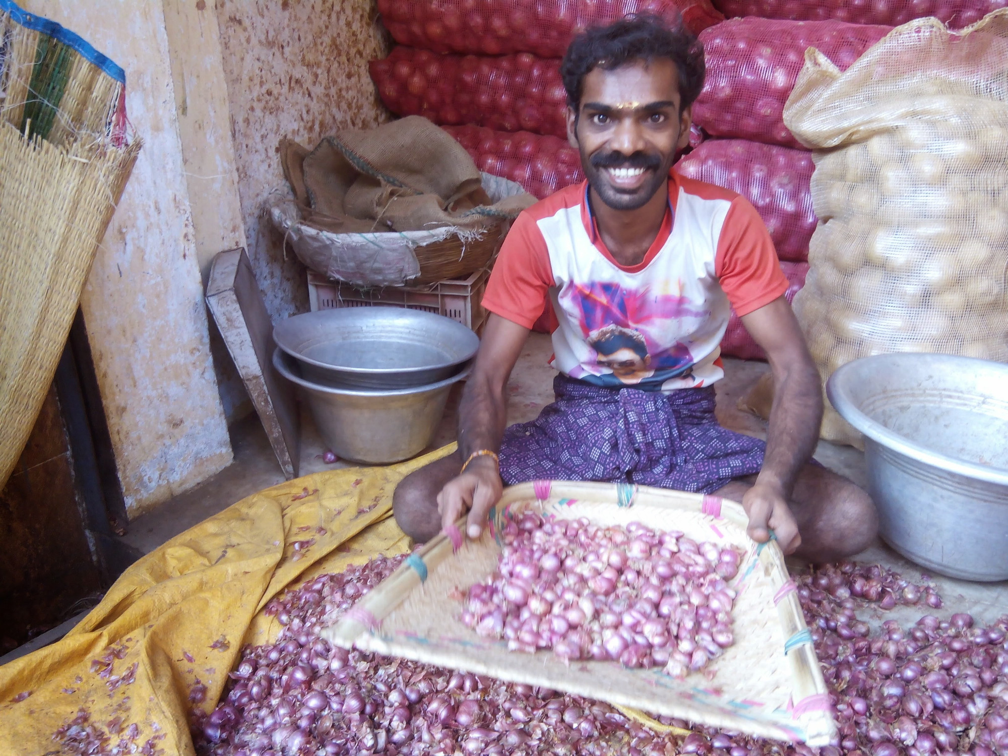 onion seller (Chennai, India)