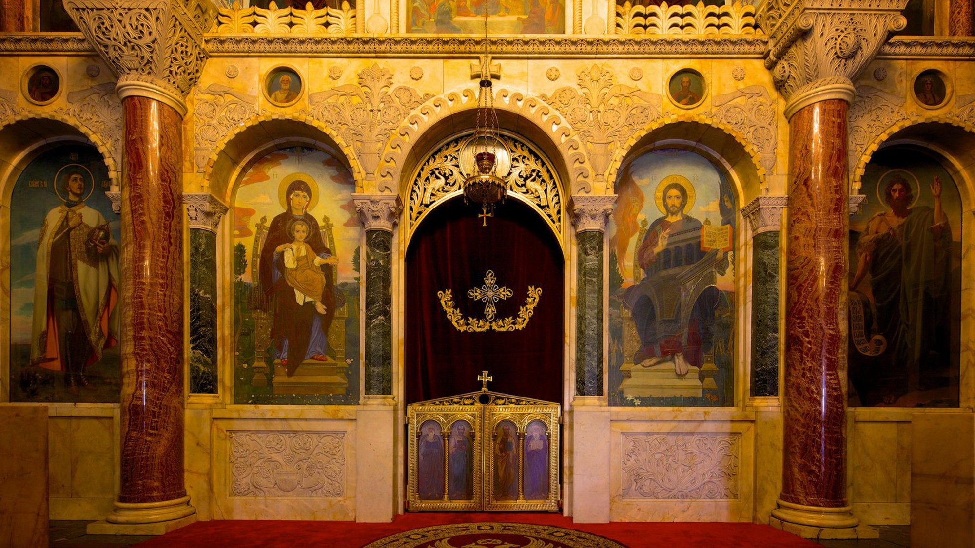 Иконостас собора Св.бл. кн. Александра Невского в Софии